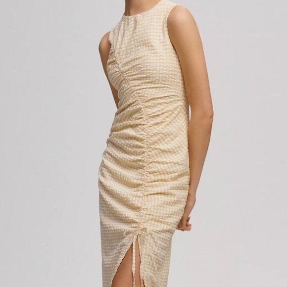 Maeve Dresses & Skirts - Ruched Gingham dress